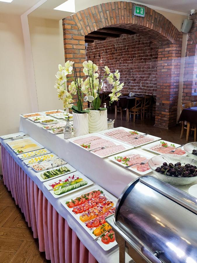 Hotel Przedzamcze Дзялдово Экстерьер фото